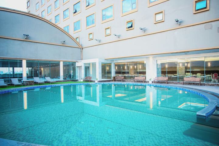 Pool 52 of 88