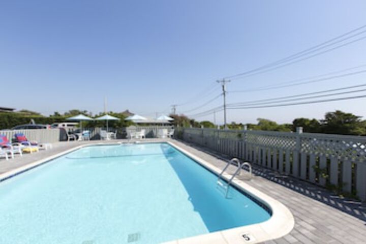 Pool 619 of 663