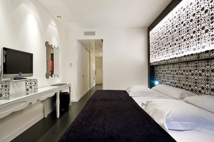 Room 6 of 52