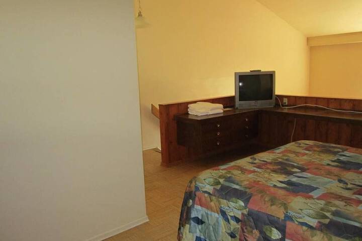 Room 9 of 34