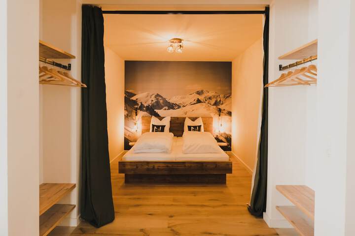 Room 32 of 36