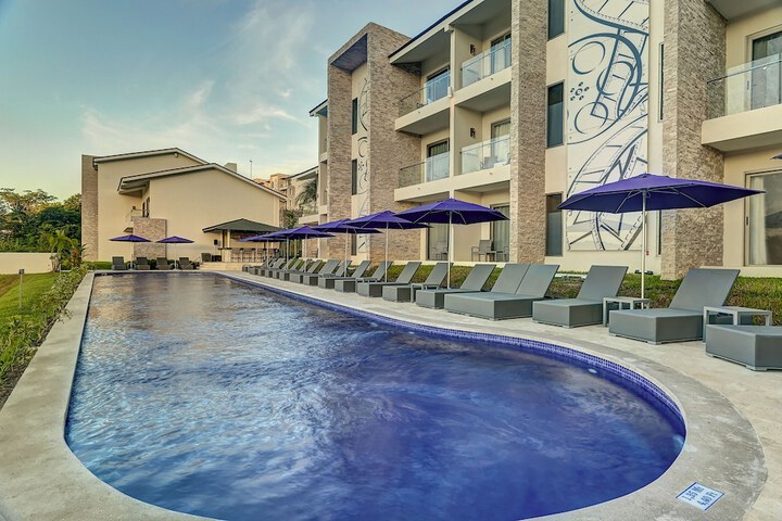 Pool 101 of 261