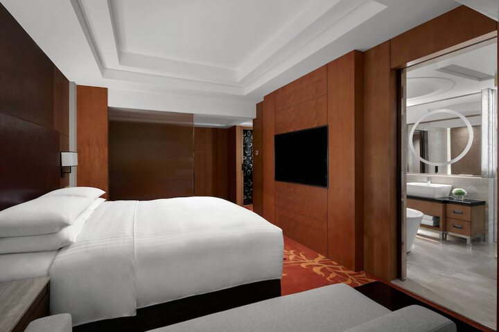 Room 16 of 72