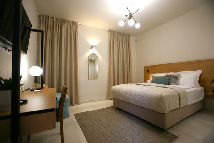 Room 28 of 86
