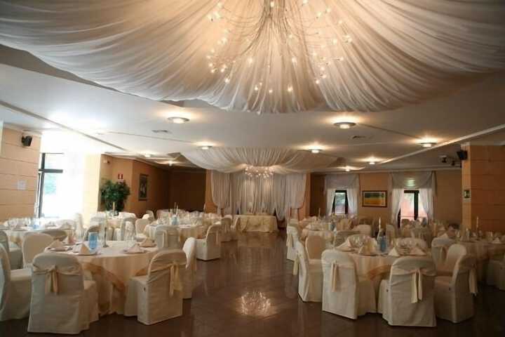 Ballroom/Hall 20 of 35