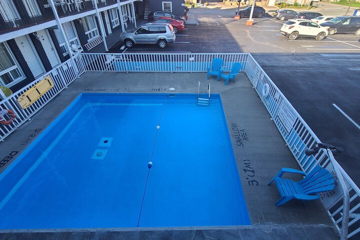 Pool 40 of 43