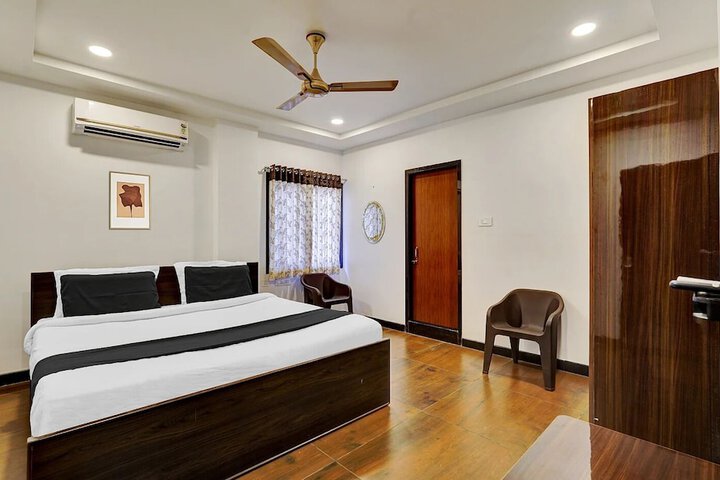 Room 5 of 14