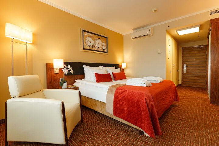 Room 16 of 63