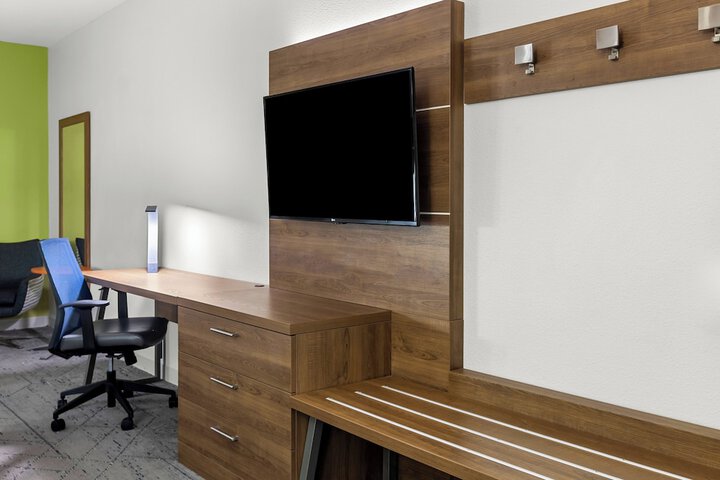 Room 6 of 31