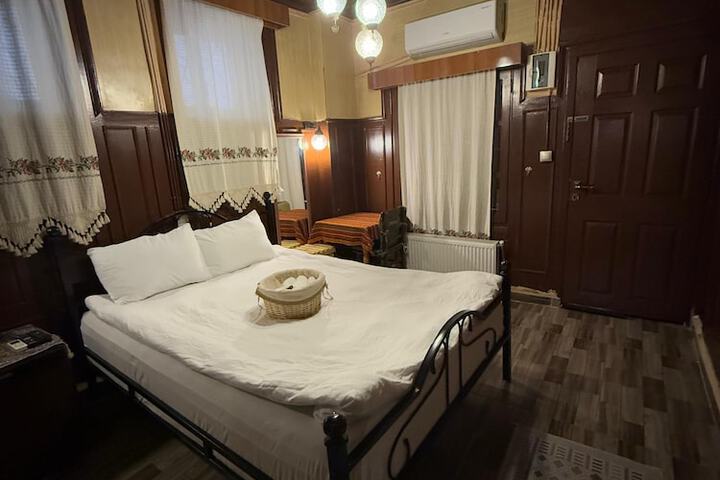 Room 28 of 57