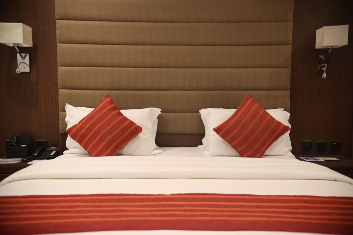 Room 33 of 90