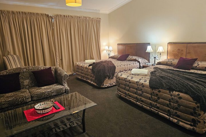 Room 50 of 104