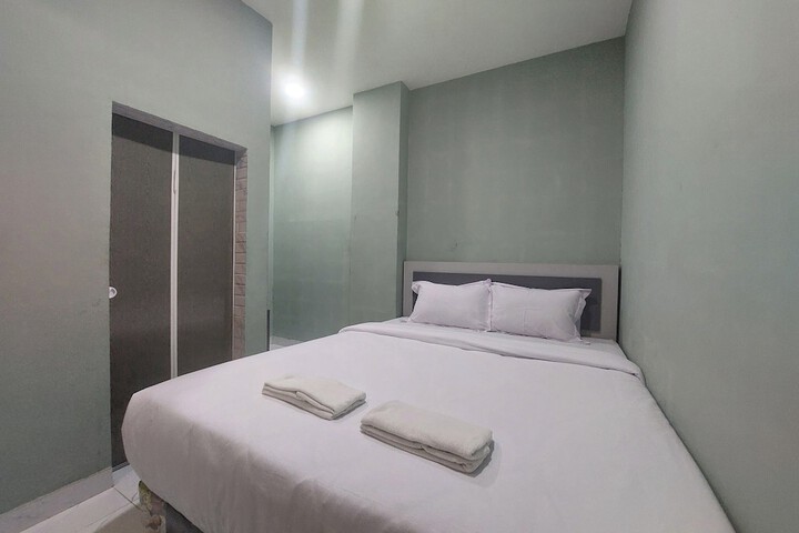 Room 8 of 36