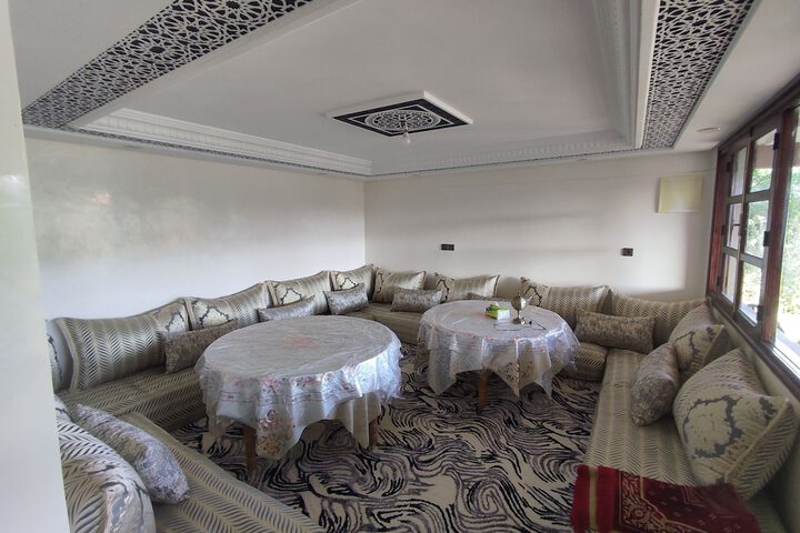 Room 8 of 12