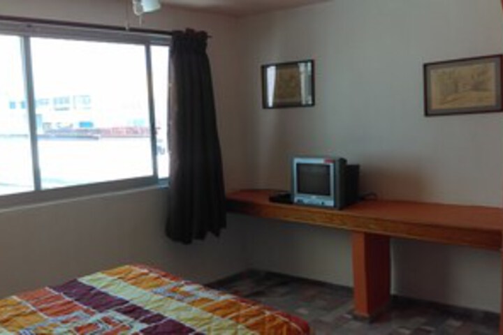 Room 15 of 33