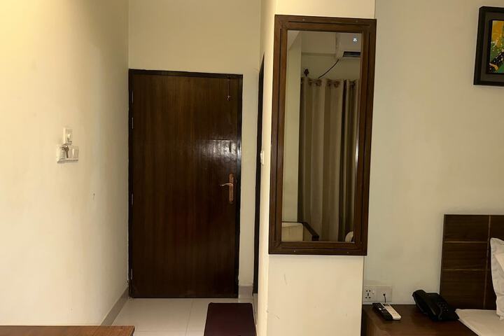Room 37 of 44