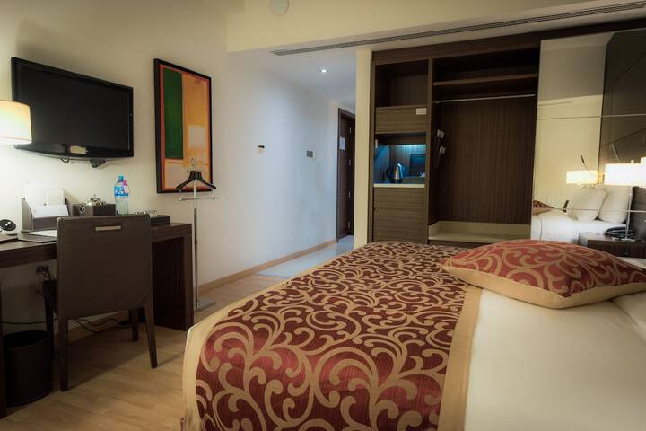 Room 6 of 48