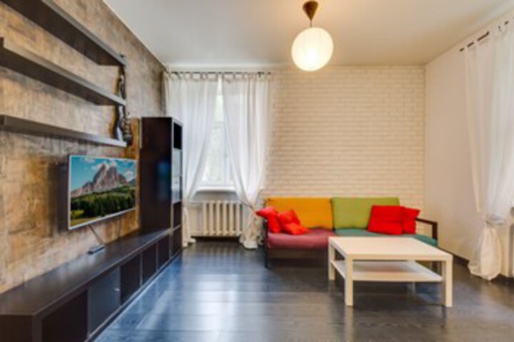 Room 9 of 19