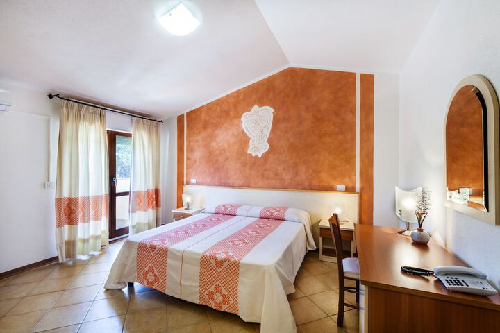 Room 9 of 48