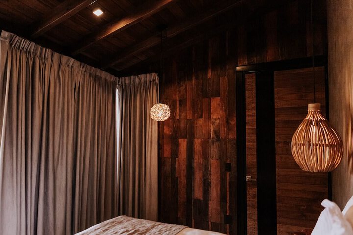 Room 13 of 250