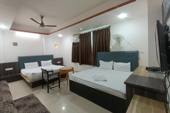 Hotel New Holiday Inn