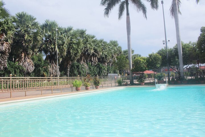 Pool Hotel