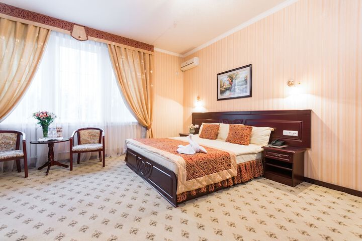 Room 12 of 92