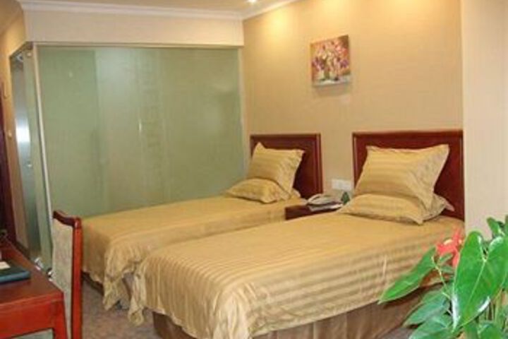 Room 3 of 6