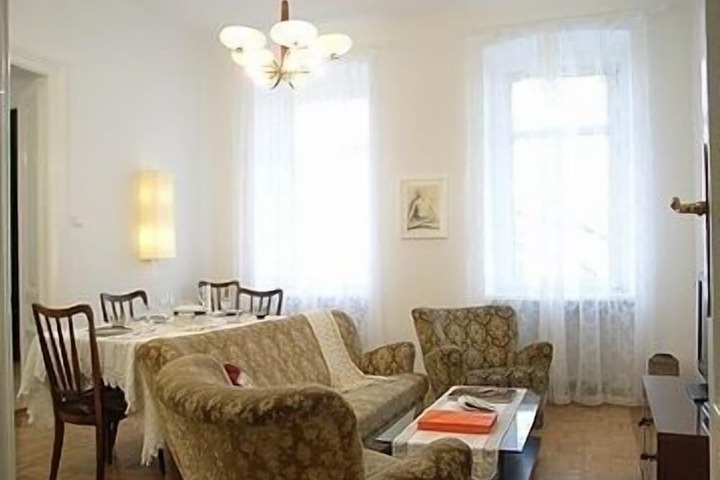 Room 74 of 108