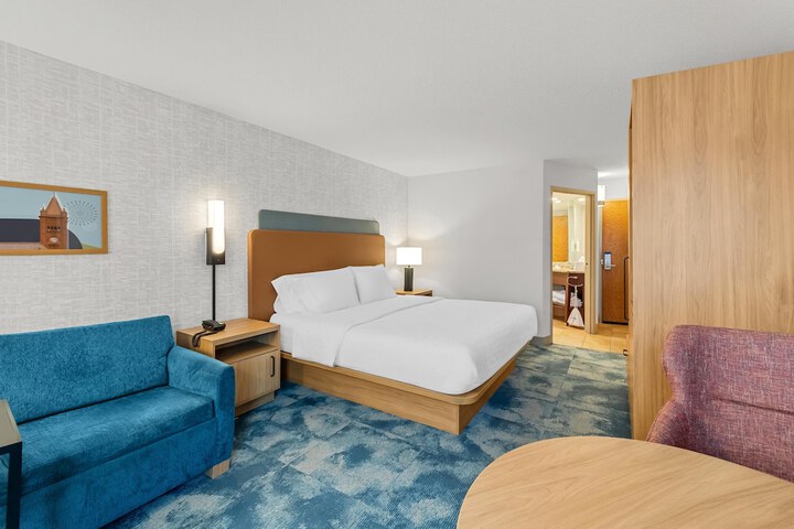 Room 35 of 73
