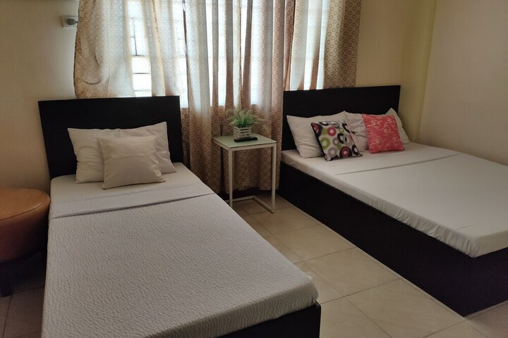Room 13 of 22