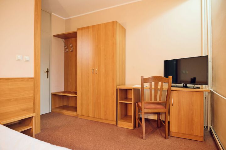 Room 11 of 62
