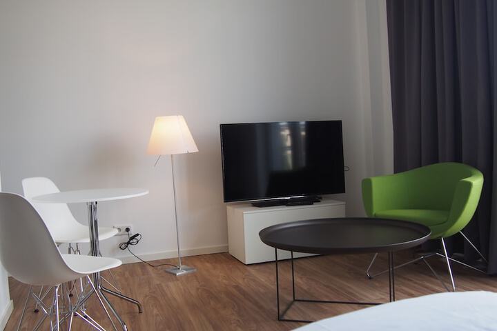 Room 10 of 48