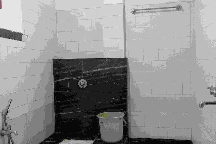 Room 25 of 29