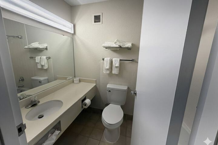 Room 11 of 20