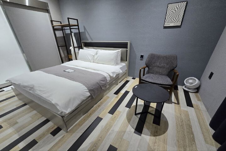 Room 50 of 184