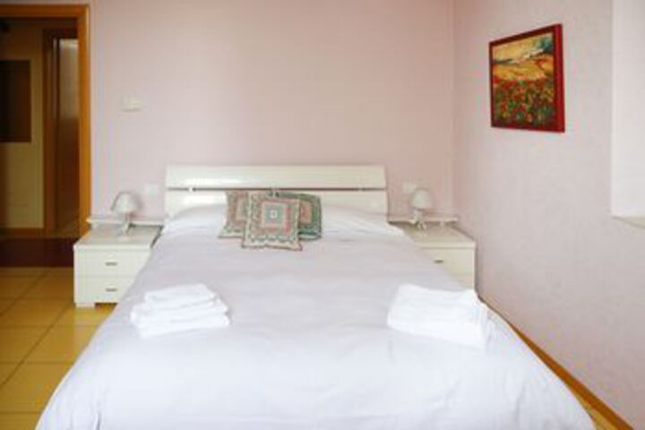 Room 15 of 37