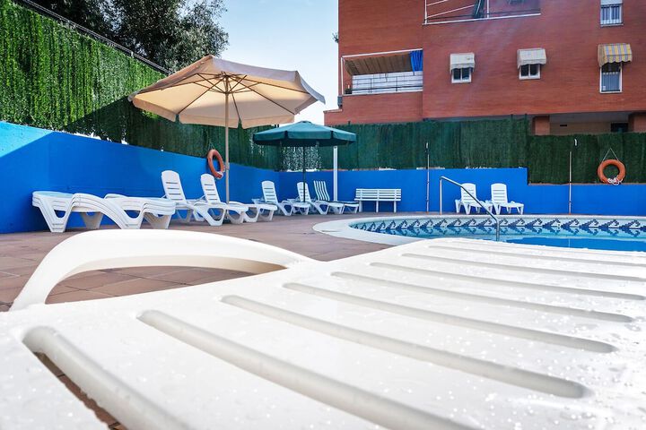 Pools & Facilities
