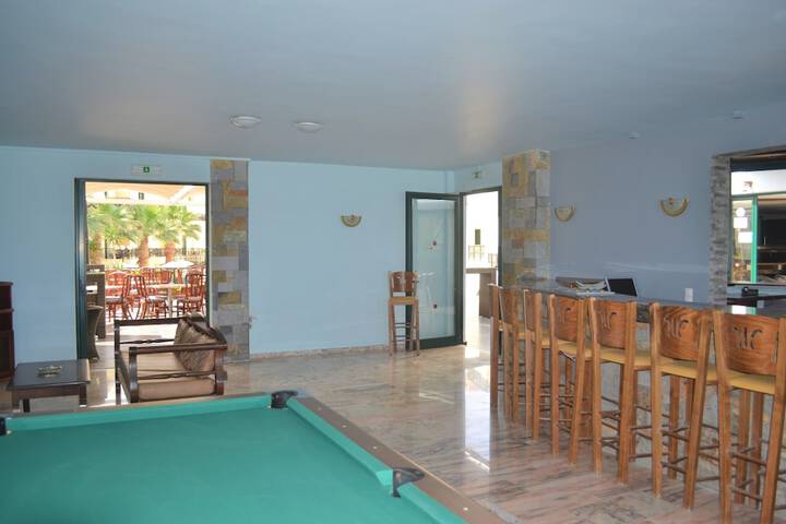 Lounge 63 of 87