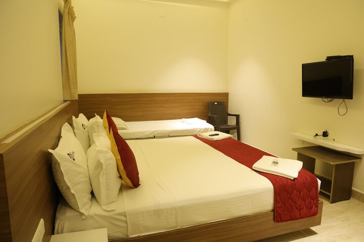 Room 8 of 16