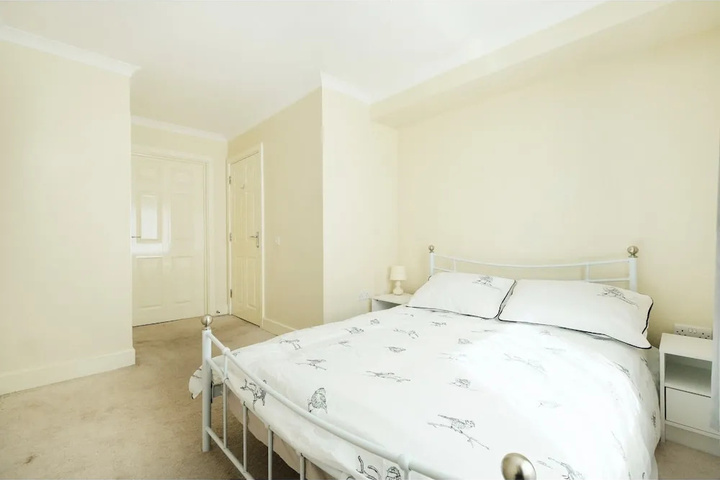 Room 2 of 11