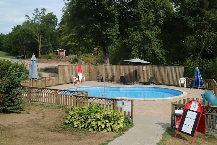 Pool Hotel