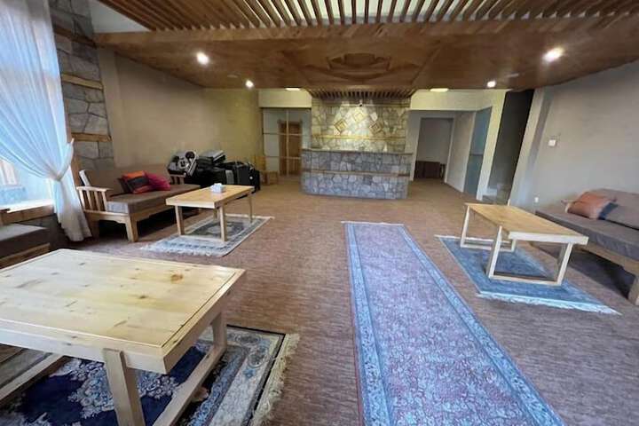 Room 8 of 15