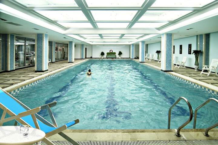 Pools & Facilities