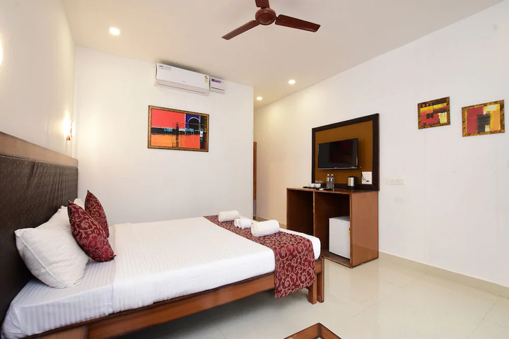 Room 2 of 5