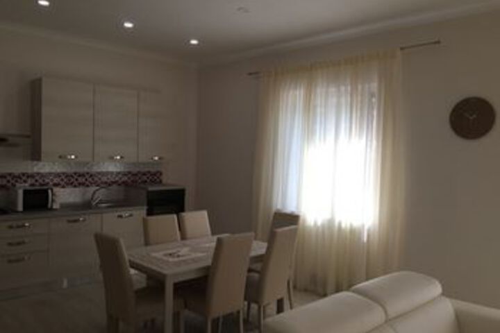 Room 52 of 67