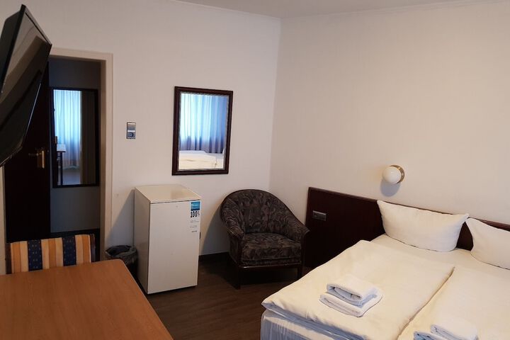 Room 18 of 94