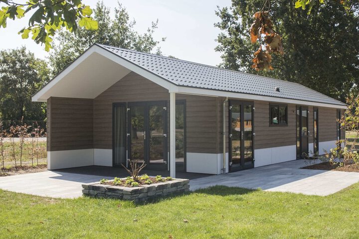 Chalet Near Zuiderzee With Garden in Biddinghuizen