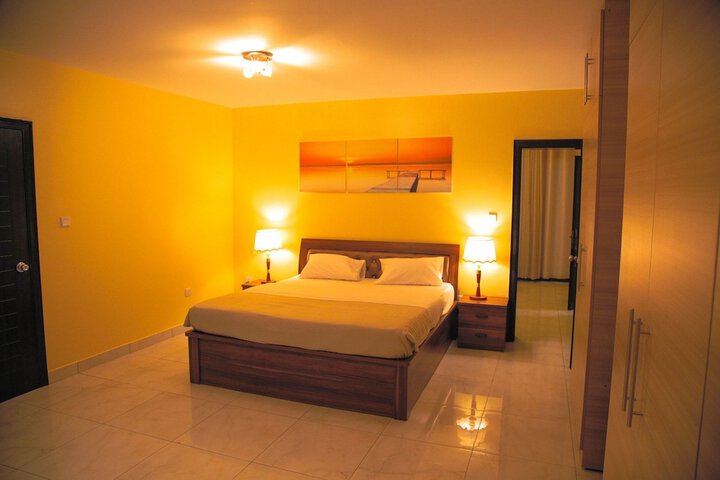 Room 7 of 105
