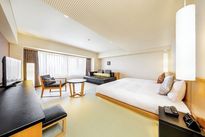 Room 10 of 43